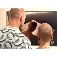 Martin Patte <br>
<p class="has-text-align-right has-large-font-size">Wer auf dem Kopf barfuß geht,<br> muß kein Skinhead sein.t</p>
<br><br>
<p class="has-text-align-right">Manfred Hinrich 1926 - 2015 </p>